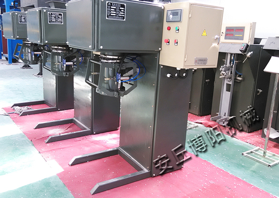 肥料自動包裝機，包裝準確裝袋快