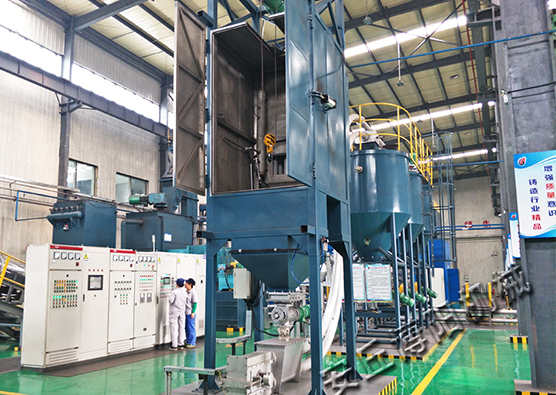 如何保證肥料噸袋拆包機均勻下料？