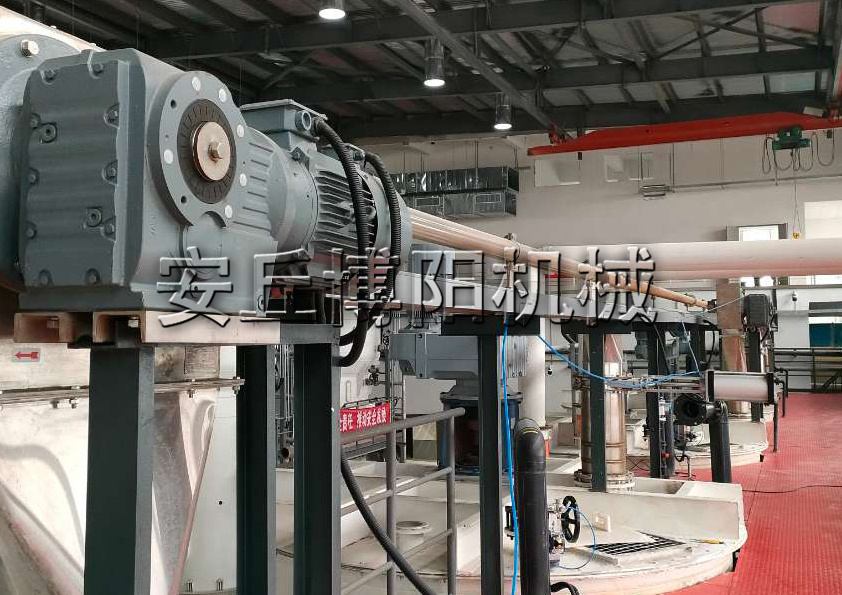 無機(jī)鹽管鏈輸送機(jī)的工作原理和特點(diǎn)是什么呢？