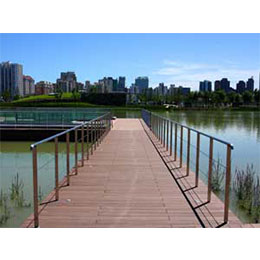 塑木棧橋